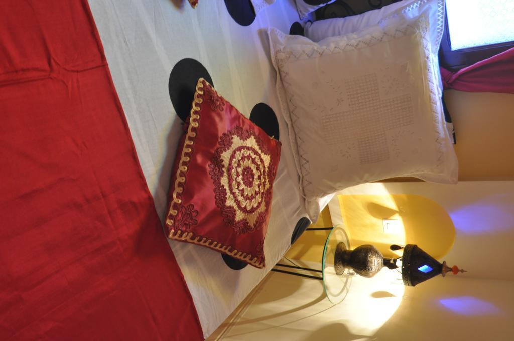 Riad La Famille Marrakesh Room photo