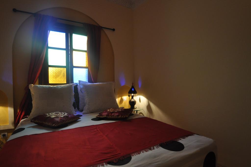 Riad La Famille Marrakesh Room photo